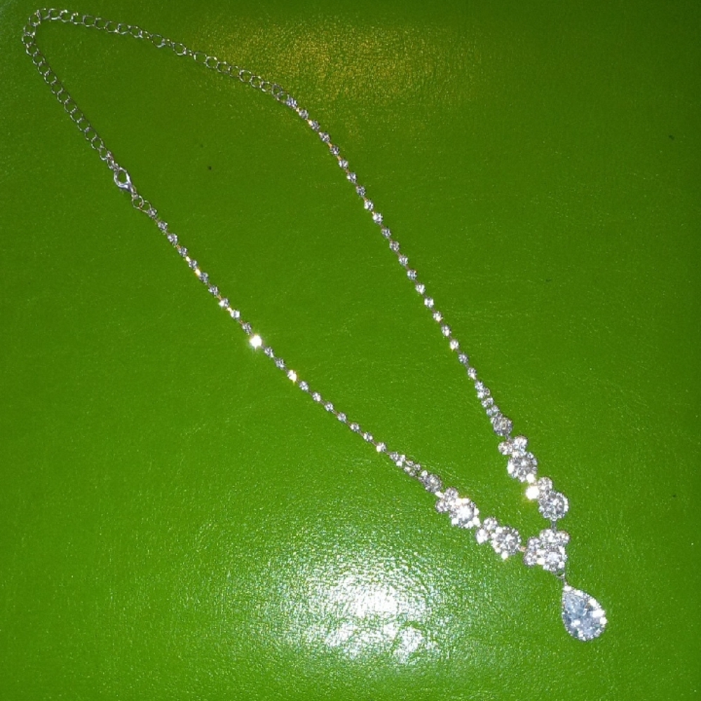 Source Unknown Silver Necklace with Crystal Drops